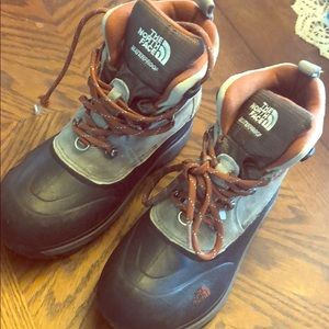 North Face Boys boots